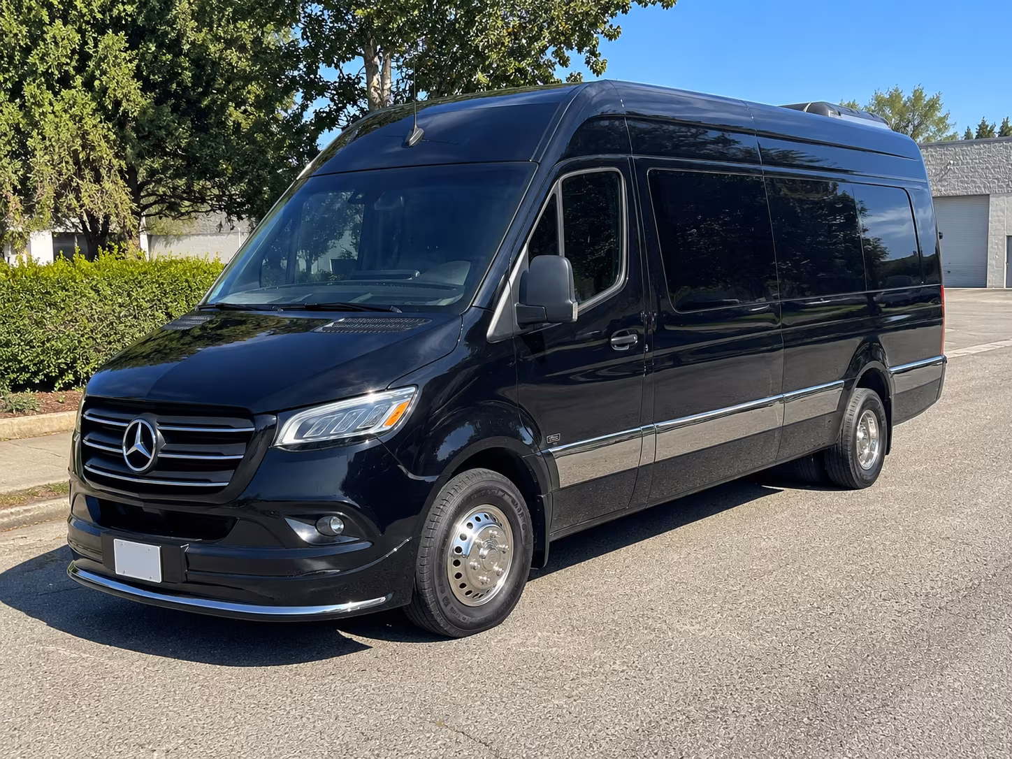 find the perfect transportation for your next airport transfer 4