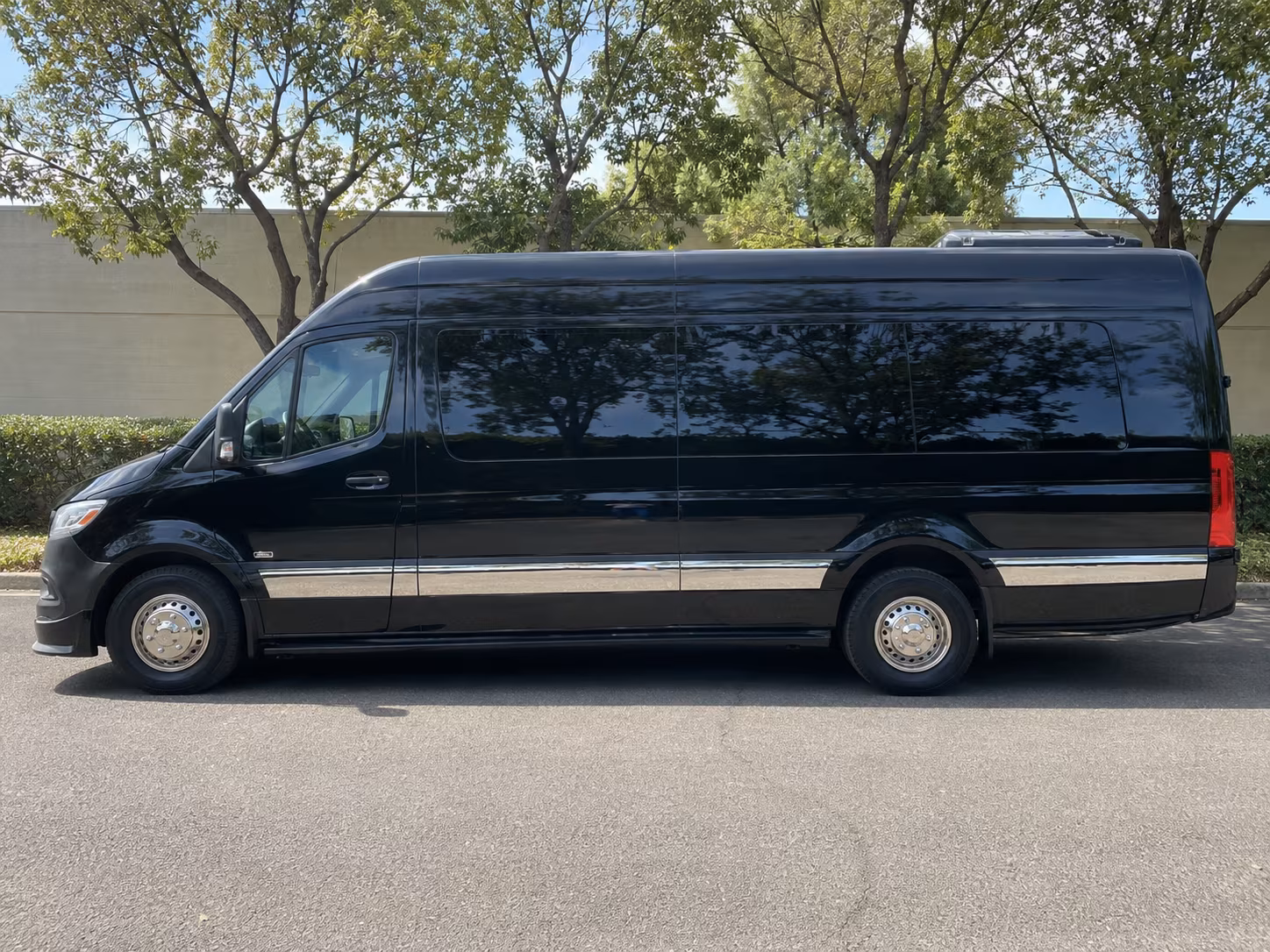 find the perfect transportation for your next corporate event 4