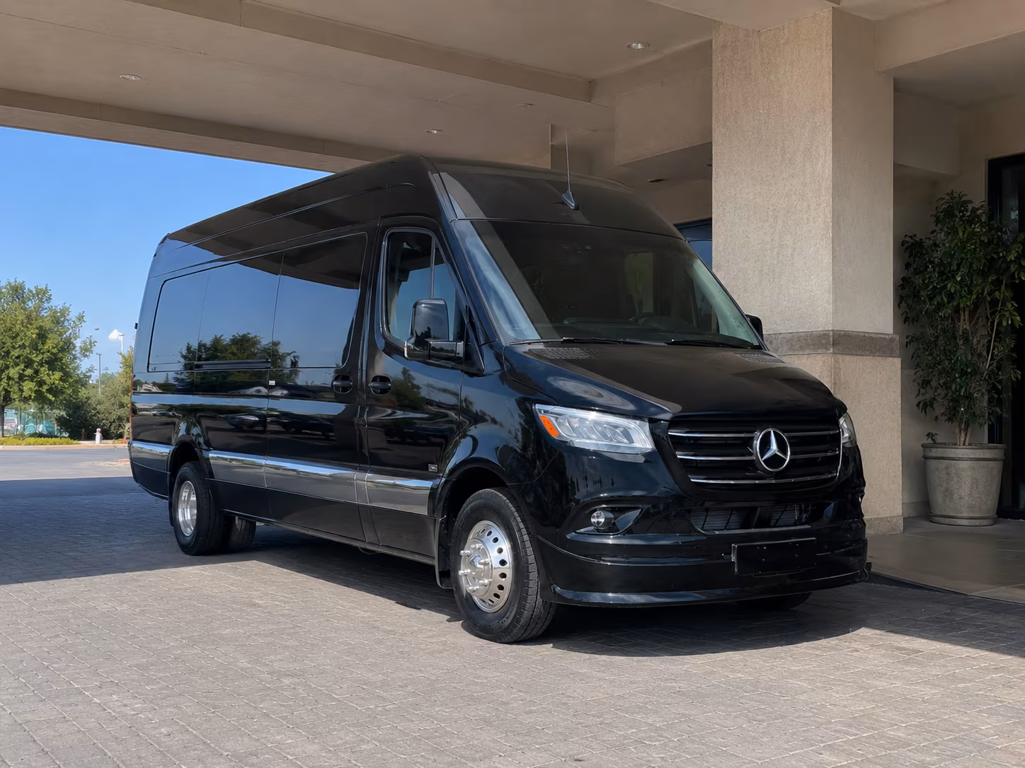 montgomery 8 passenger sprinter van